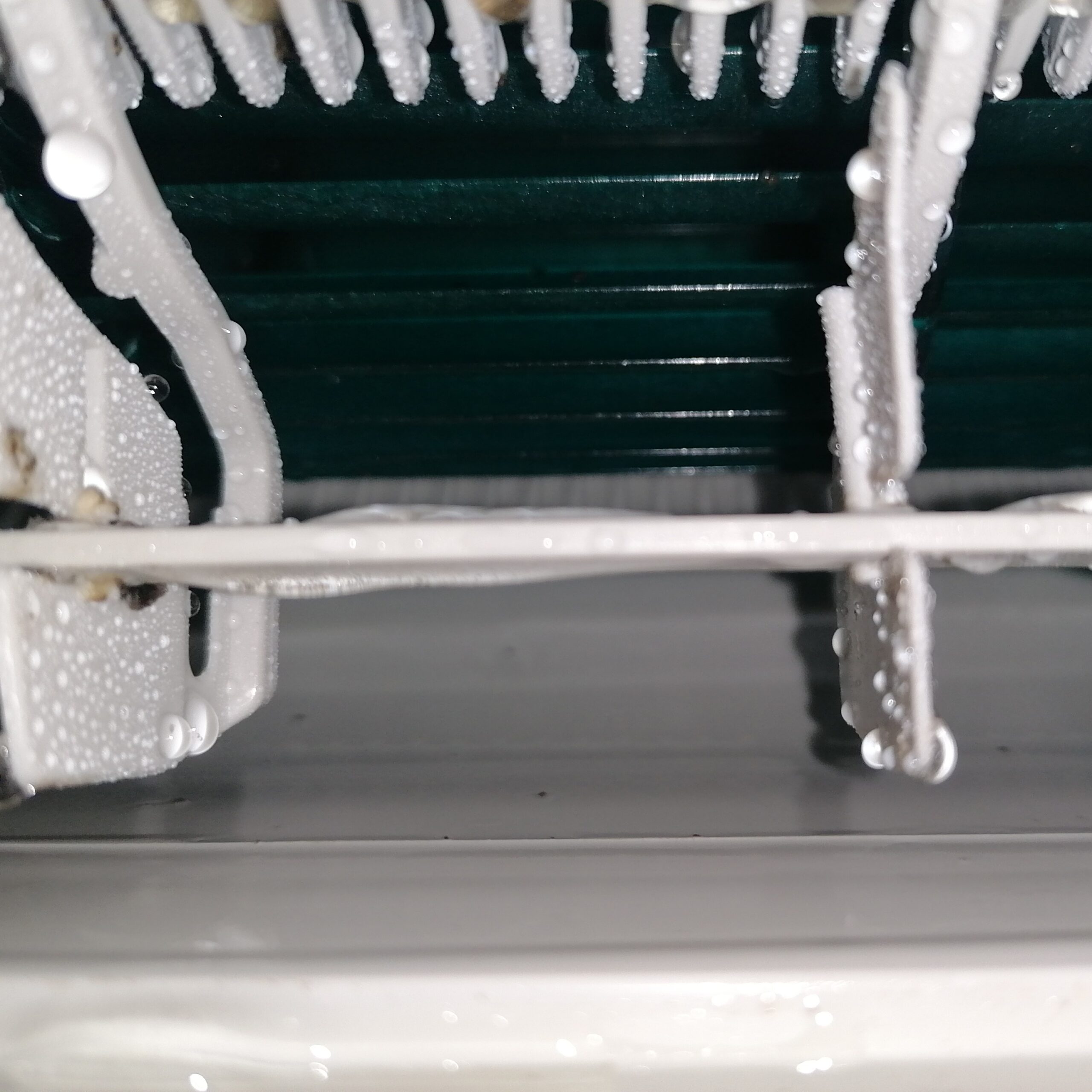 klímakarbantartás Győr tisztítás közbeni munkafolyamat